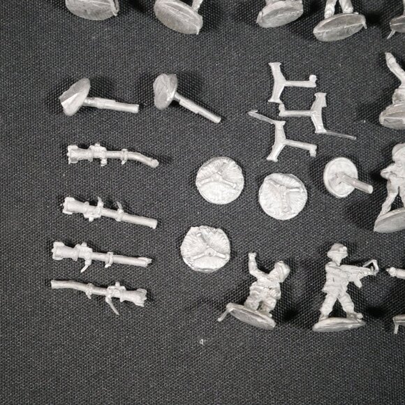 Flames of War Vietnam 15mm PAVN Weapons Company WINV06 - Picture 7 of 8